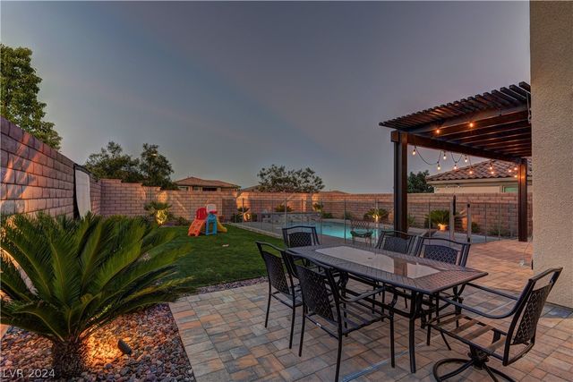 426 Port Reggio Street, Las Vegas, NV 89138