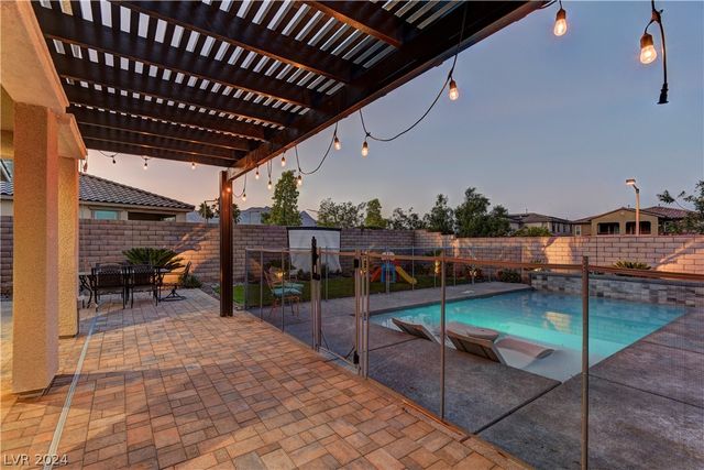426 Port Reggio Street, Las Vegas, NV 89138