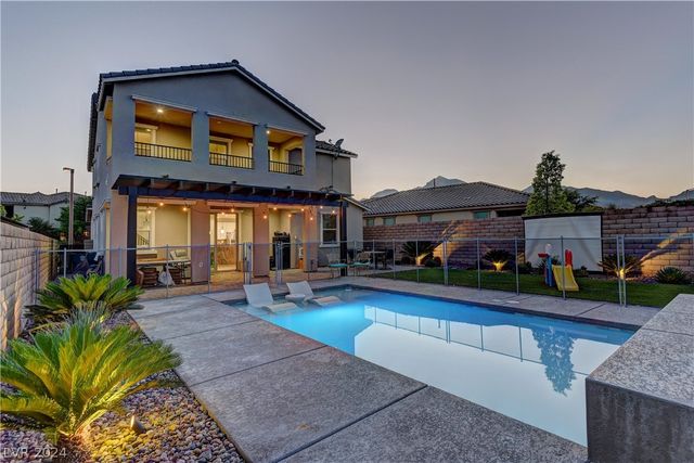 426 Port Reggio Street, Las Vegas, NV 89138