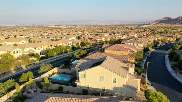 426 Port Reggio Street, Las Vegas, NV 89138