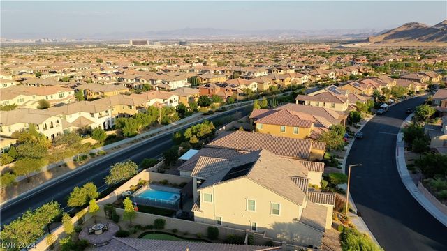 426 Port Reggio Street, Las Vegas, NV 89138