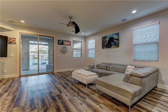 426 Port Reggio Street, Las Vegas, NV 89138