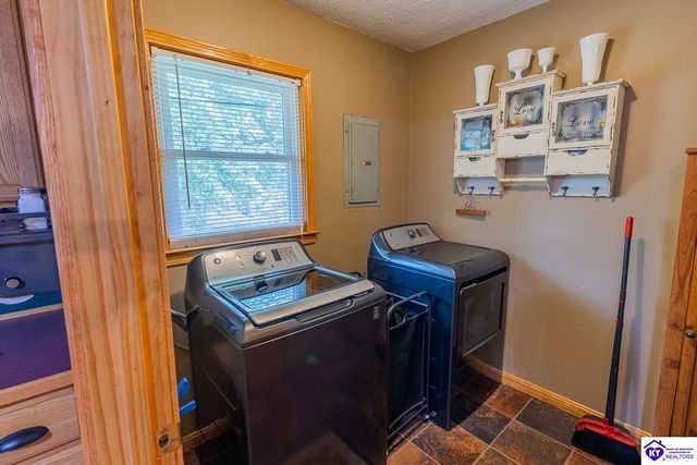 212 Greensburg Road, Hodgenville, KY 42748