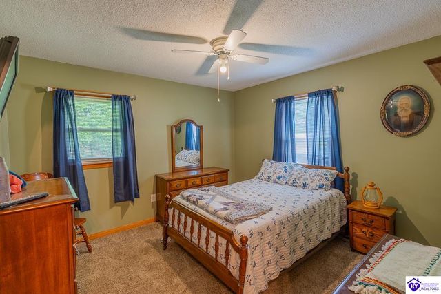 212 Greensburg Road, Hodgenville, KY 42748
