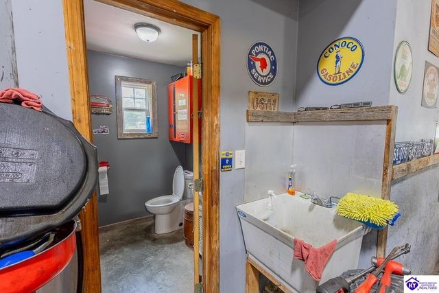 212 Greensburg Road, Hodgenville, KY 42748