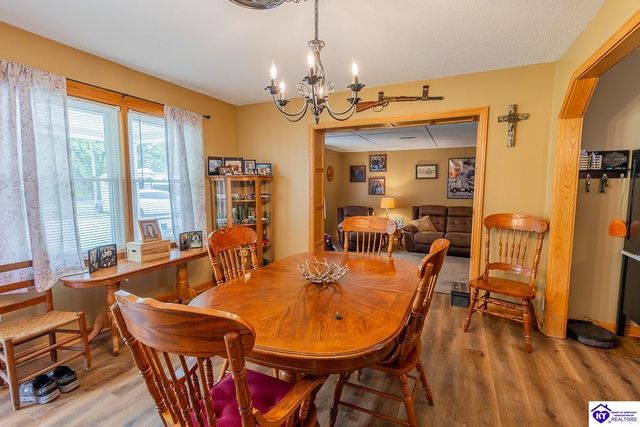 212 Greensburg Road, Hodgenville, KY 42748