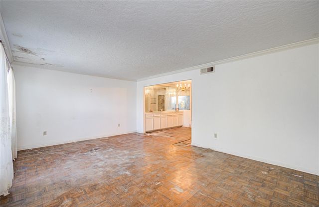 1311 Town Circle 4, Baytown, TX 77520