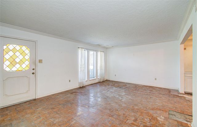 1311 Town Circle 4, Baytown, TX 77520