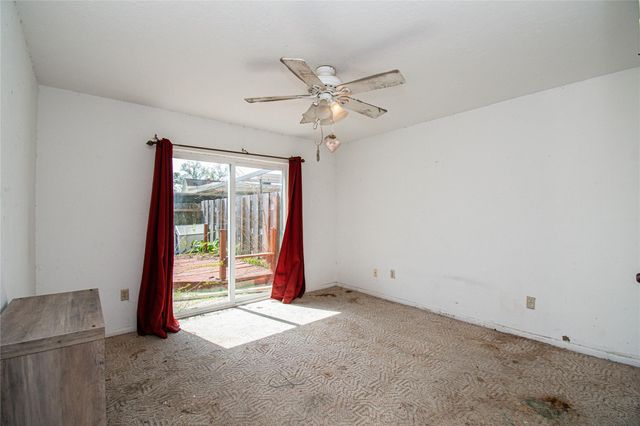 1311 Town Circle 4, Baytown, TX 77520