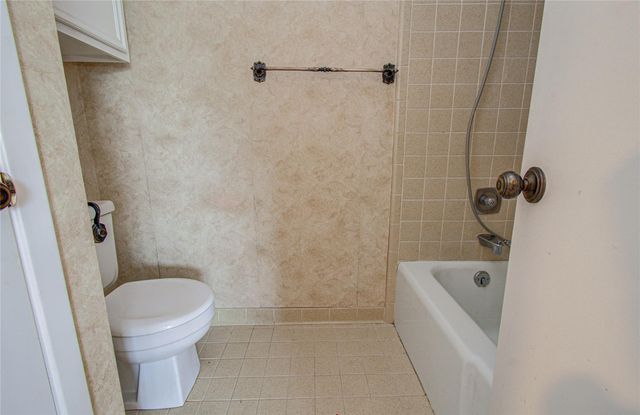 1311 Town Circle 4, Baytown, TX 77520