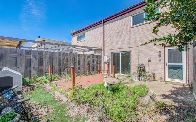 1311 Town Circle 4, Baytown, TX 77520