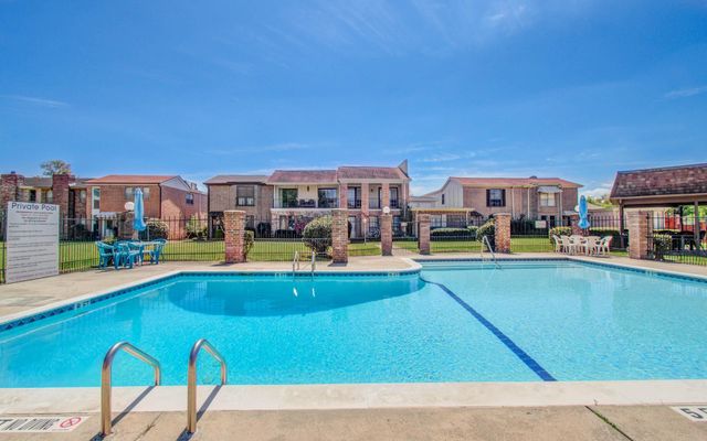 1311 Town Circle 4, Baytown, TX 77520