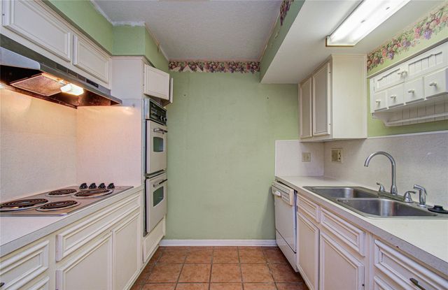 1311 Town Circle 4, Baytown, TX 77520