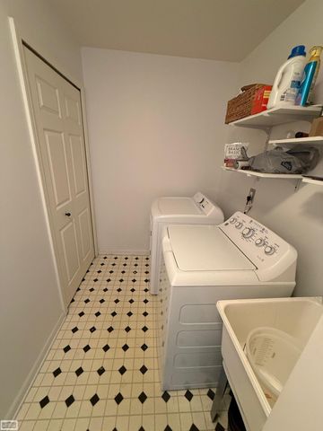 16547 Covington Drive, Clinton Township, MI 48038