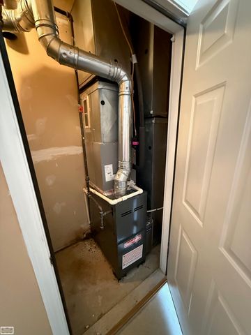 16547 Covington Drive, Clinton Township, MI 48038