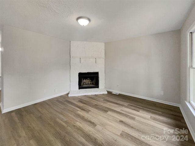 2008 Sarn Court, Gastonia, NC 28054
