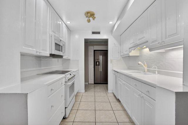 250 NE 20th Street 5220, Boca Raton, FL 33431