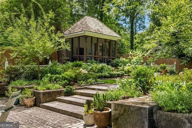 2060 Cottage Lane NW, Atlanta, GA 30318