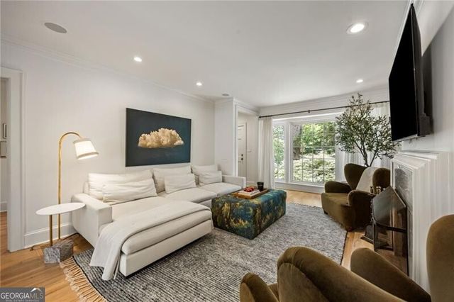 2060 Cottage Lane NW, Atlanta, GA 30318