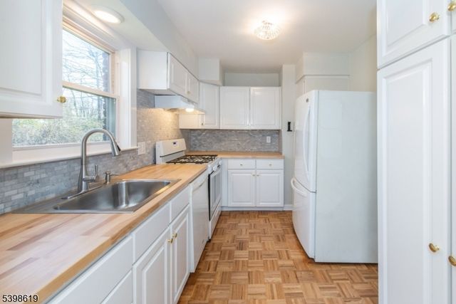 43 Conforti Ave 83, West Orange Twp., NJ 07052