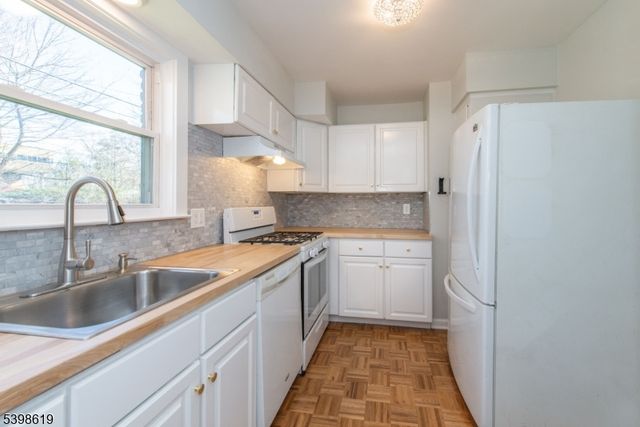 43 Conforti Ave 83, West Orange Twp., NJ 07052