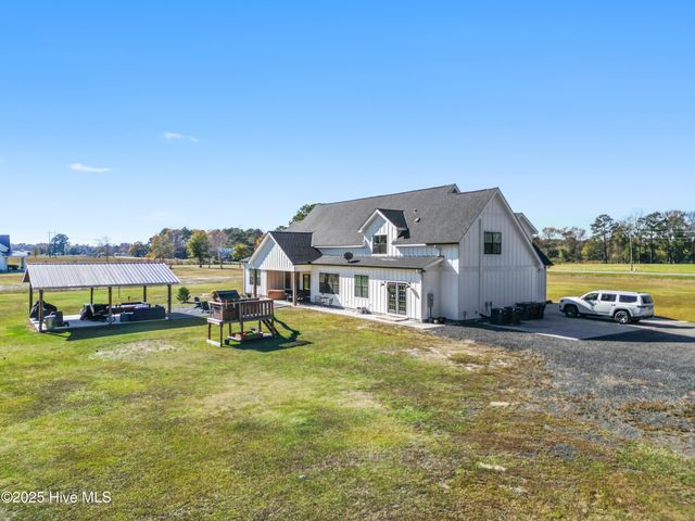 3713 Carolina 11, Wallace, NC 28466