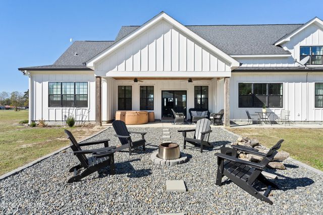 3713 Carolina 11, Wallace, NC 28466