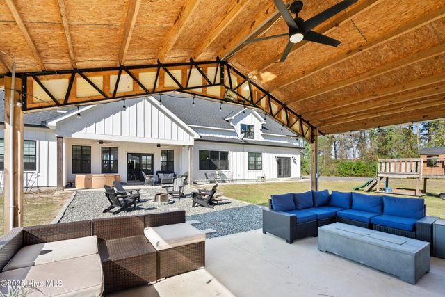 3713 Carolina 11, Wallace, NC 28466