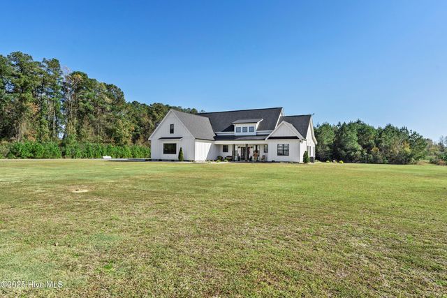 3713 Carolina 11, Wallace, NC 28466