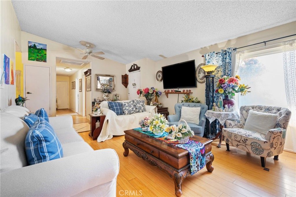 Image 14 of property listing at 366 Bohnert Avenue, Rialto, CA 92377