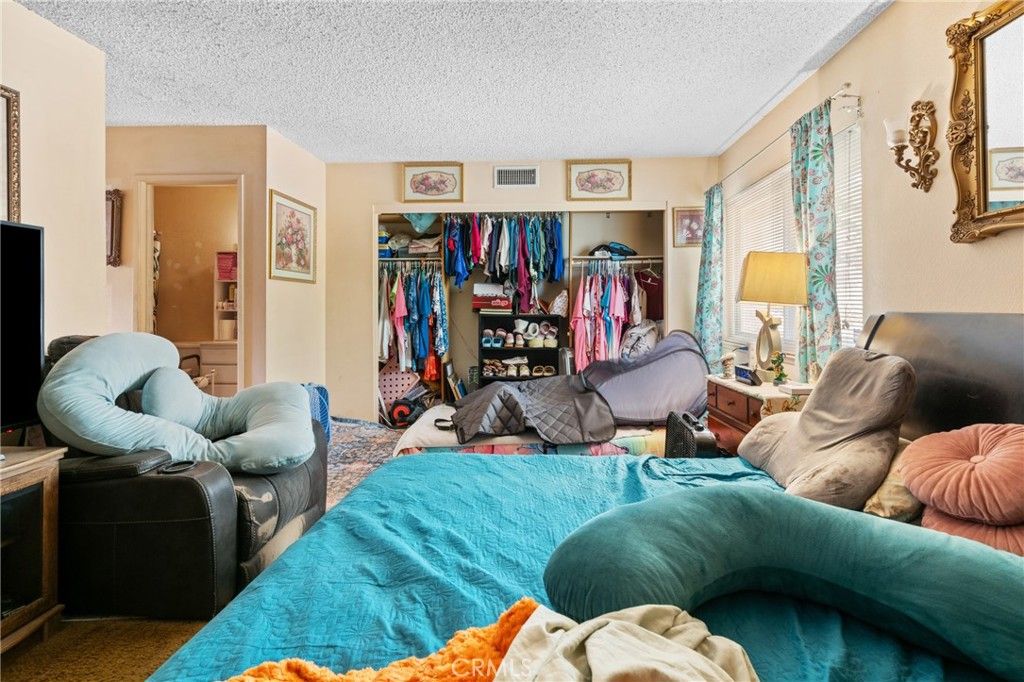 Image 23 of property listing at 366 Bohnert Avenue, Rialto, CA 92377