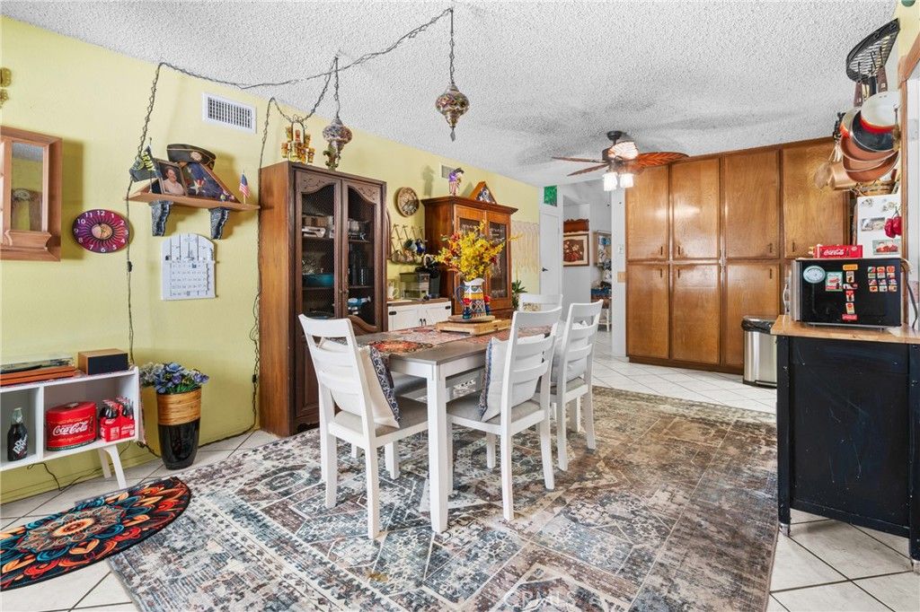 Image 28 of property listing at 366 Bohnert Avenue, Rialto, CA 92377