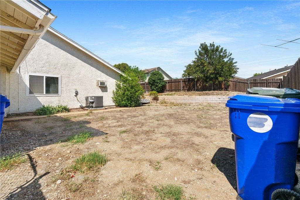 Image 33 of property listing at 366 Bohnert Avenue, Rialto, CA 92377