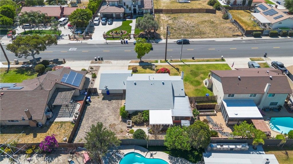 Image 7 of property listing at 366 Bohnert Avenue, Rialto, CA 92377