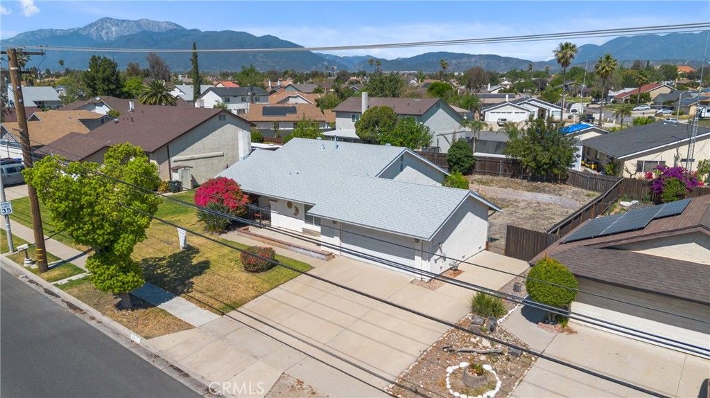 Image 9 of property listing at 366 Bohnert Avenue, Rialto, CA 92377