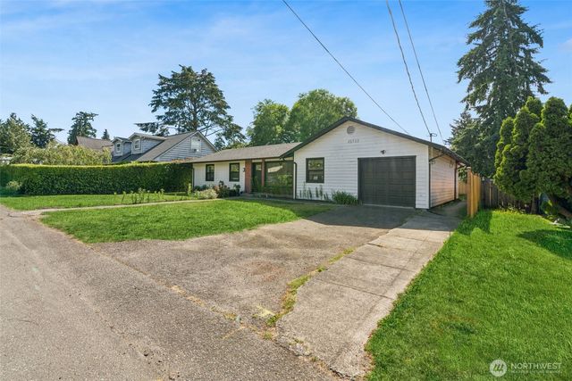 25733 19th Avenue S, Des Moines, WA 98198
