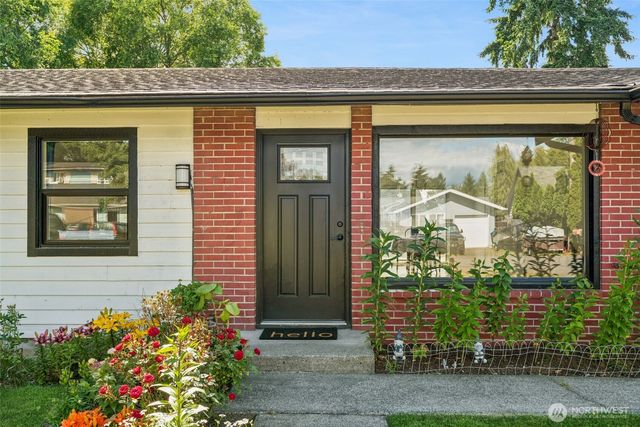 25733 19th Avenue S, Des Moines, WA 98198