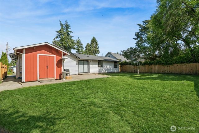 25733 19th Avenue S, Des Moines, WA 98198
