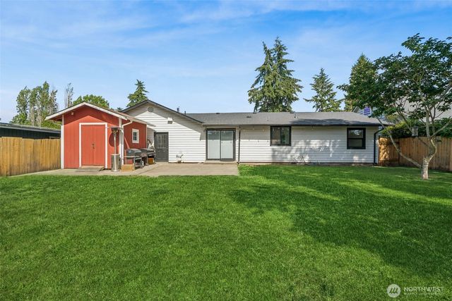 25733 19th Avenue S, Des Moines, WA 98198