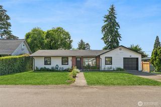25733 19th Avenue S, Des Moines, WA 98198