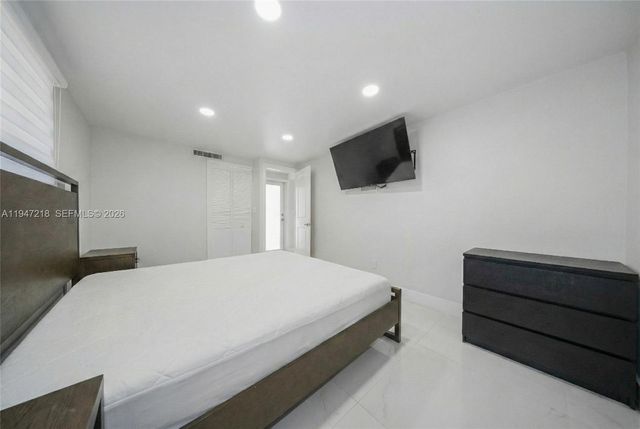 10731 SW 51st Dr, Miami, FL 33165