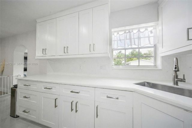 10731 SW 51st Dr, Miami, FL 33165