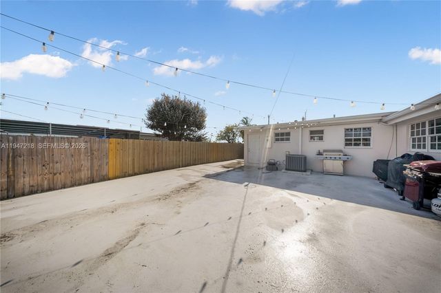 10731 SW 51st Dr, Miami, FL 33165