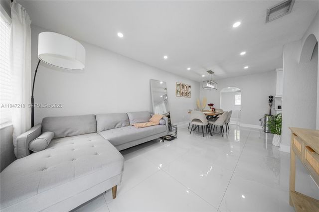 10731 SW 51st Dr, Miami, FL 33165