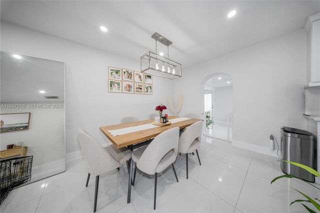 10731 SW 51st Dr, Miami, FL 33165