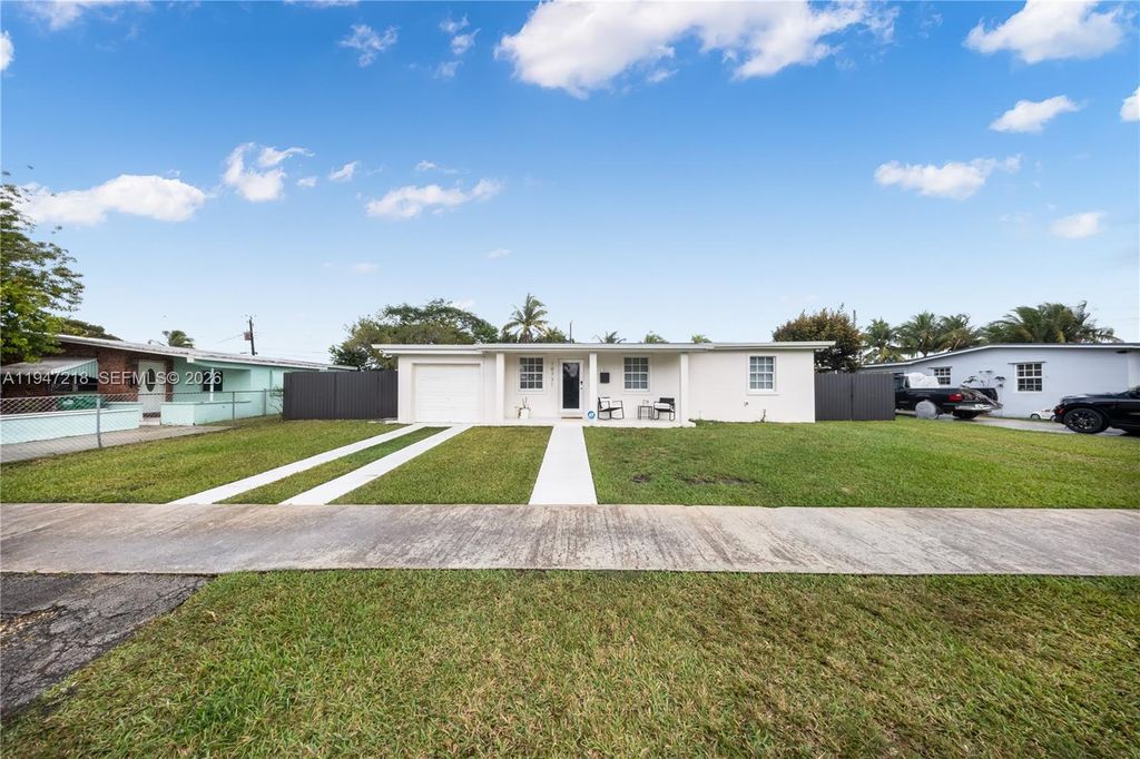 10731 SW 51st Dr, Miami, FL 33165