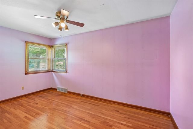 8041 Crestview Drive, Des Moines, IA 50320