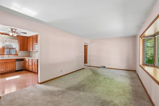 8041 Crestview Drive, Des Moines, IA 50320