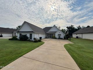 114 Coventry Lane, Canton, MS 39046
