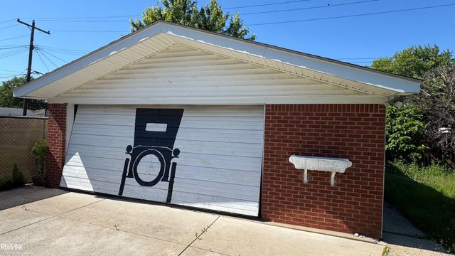 21707 Timberidge Street, St Clair Shores, MI 48082